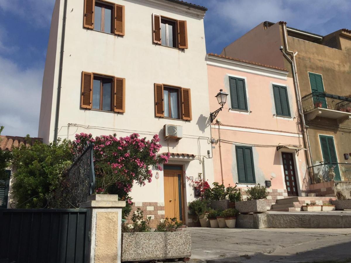 Bed and Breakfast Le Scalette à La Maddalena  Extérieur photo